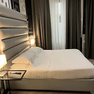 *** Otel The One İtalya